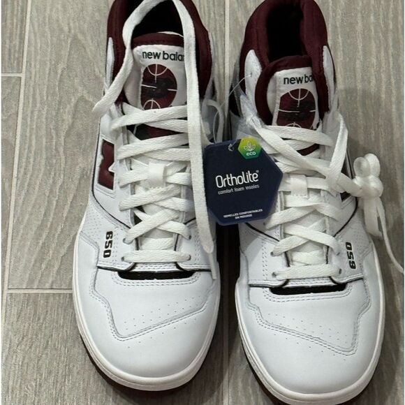 New Balance White and Red Athletic Shoes with Leather Upper - Picture 1 of 6